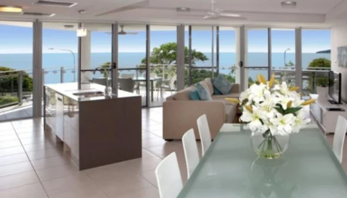 Tropical Living Retreat – Cairns, QLD
